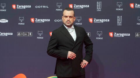 El director y showman Nacho Vigalondo, en el photocall de los Premios Feroz 2022