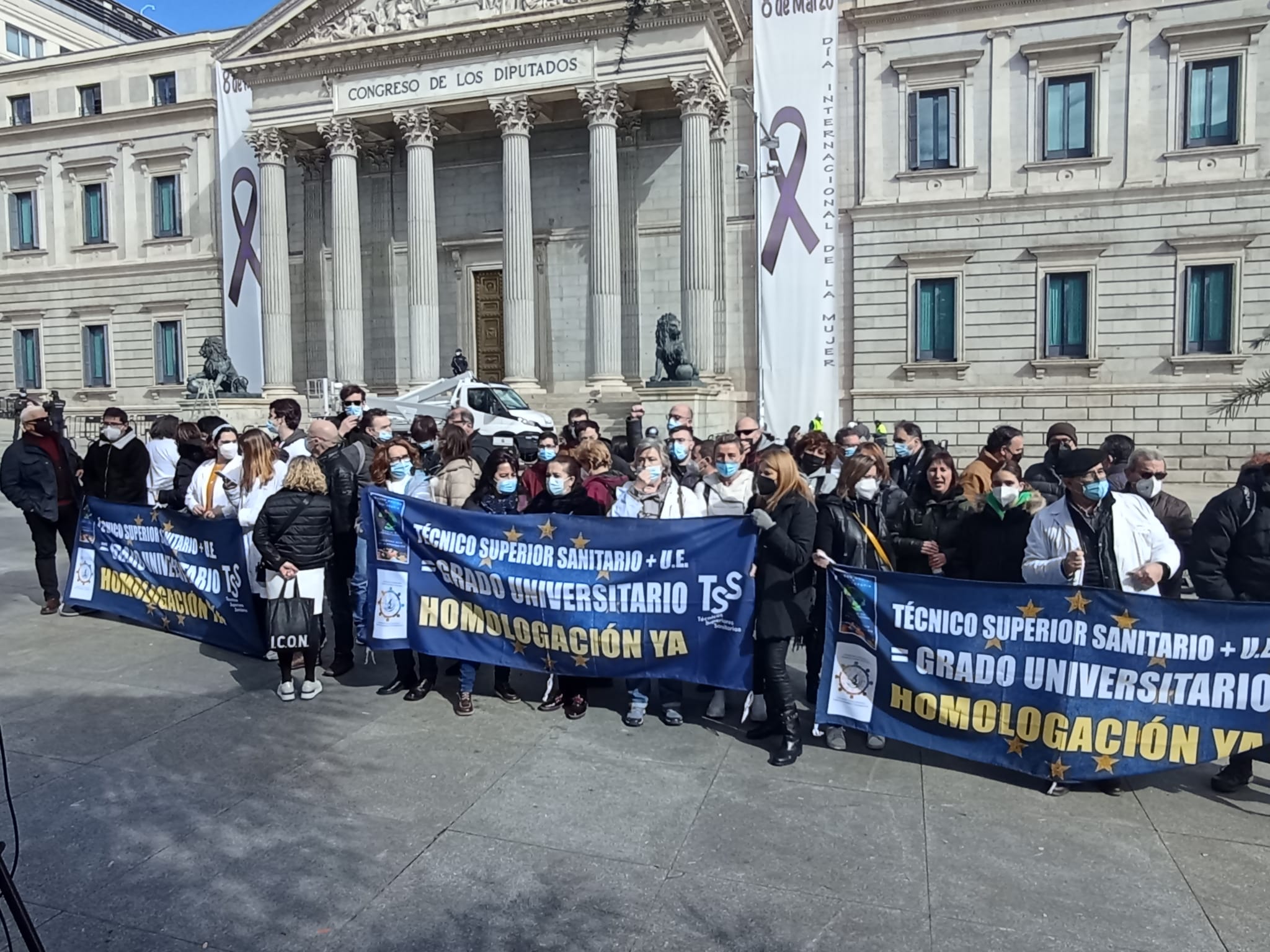 Los técnicos superiores sanitarios reclaman el Grado Universitario y luchan por el reconocimiento profesional Los técnicos superiores sanitarios reclaman el Grado Universitario y luchan por el reconocimiento profesional