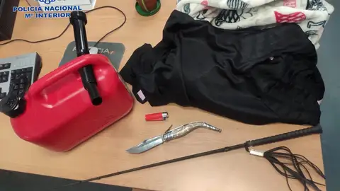 Objetos intervenidos al hombre detenido en Elda. Objetos intervenidos al hombre detenido en Elda.