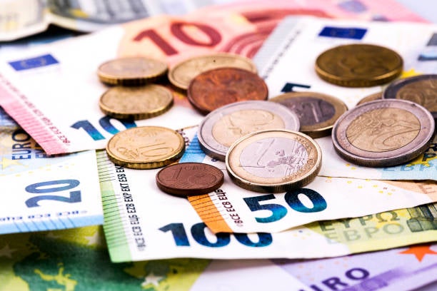 La AIReF recorta dos puntos su previsión de crecimiento para 2022, al 4,3%, y eleva al 6,2% la inflación La AIReF recorta dos puntos su previsión de crecimiento para 2022, al 4,3%, y eleva al 6,2% la inflación