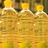 Los supermercados racionan la venta de aceite de girasol para evitar el desabastecimiento por la guerra en Ucrania Los supermercados racionan la venta de aceite de girasol para evitar el desabastecimiento por la guerra en Ucrania