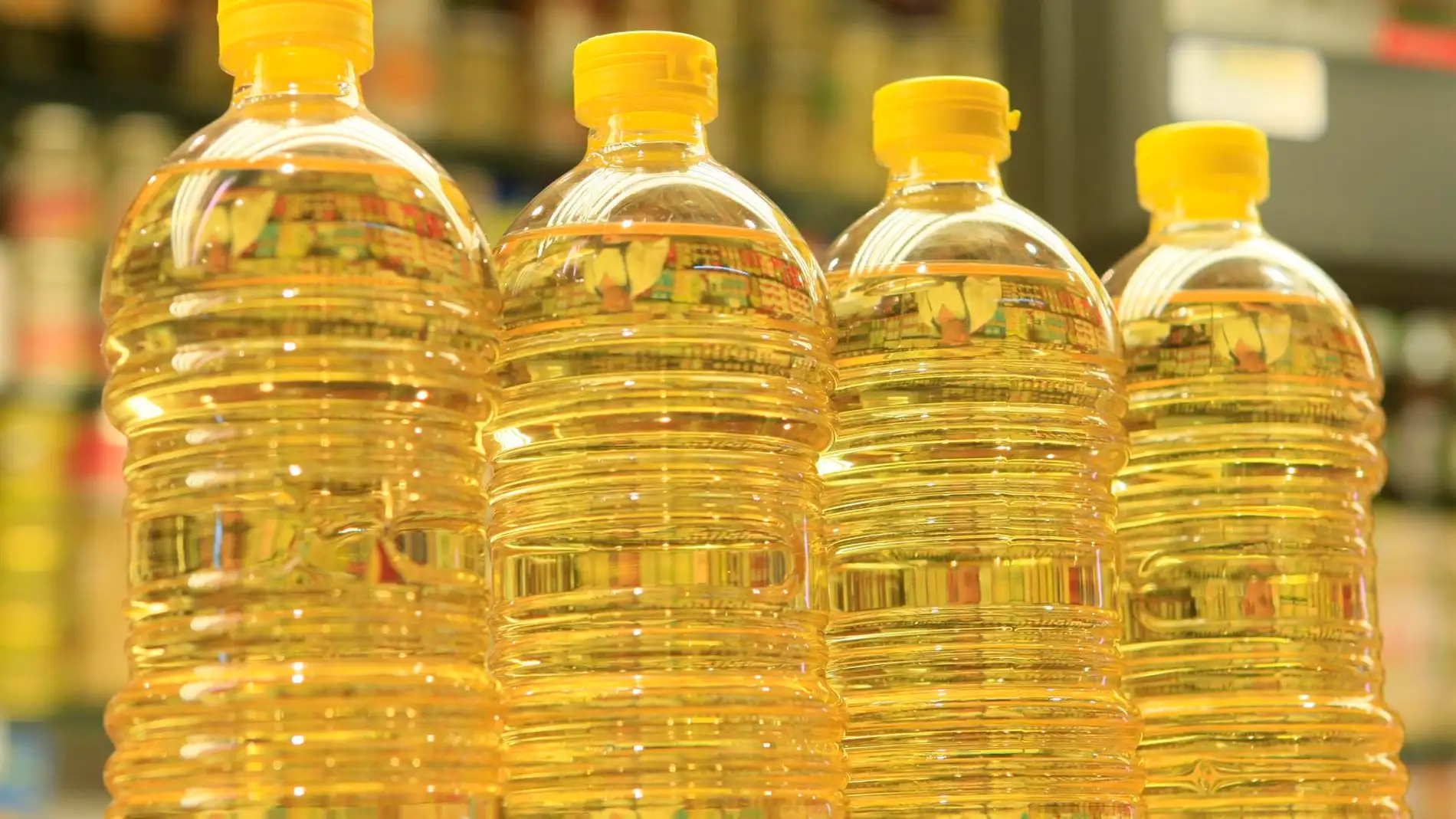 Los supermercados racionan la venta de aceite de girasol para evitar el desabastecimiento por la guerra en Ucrania