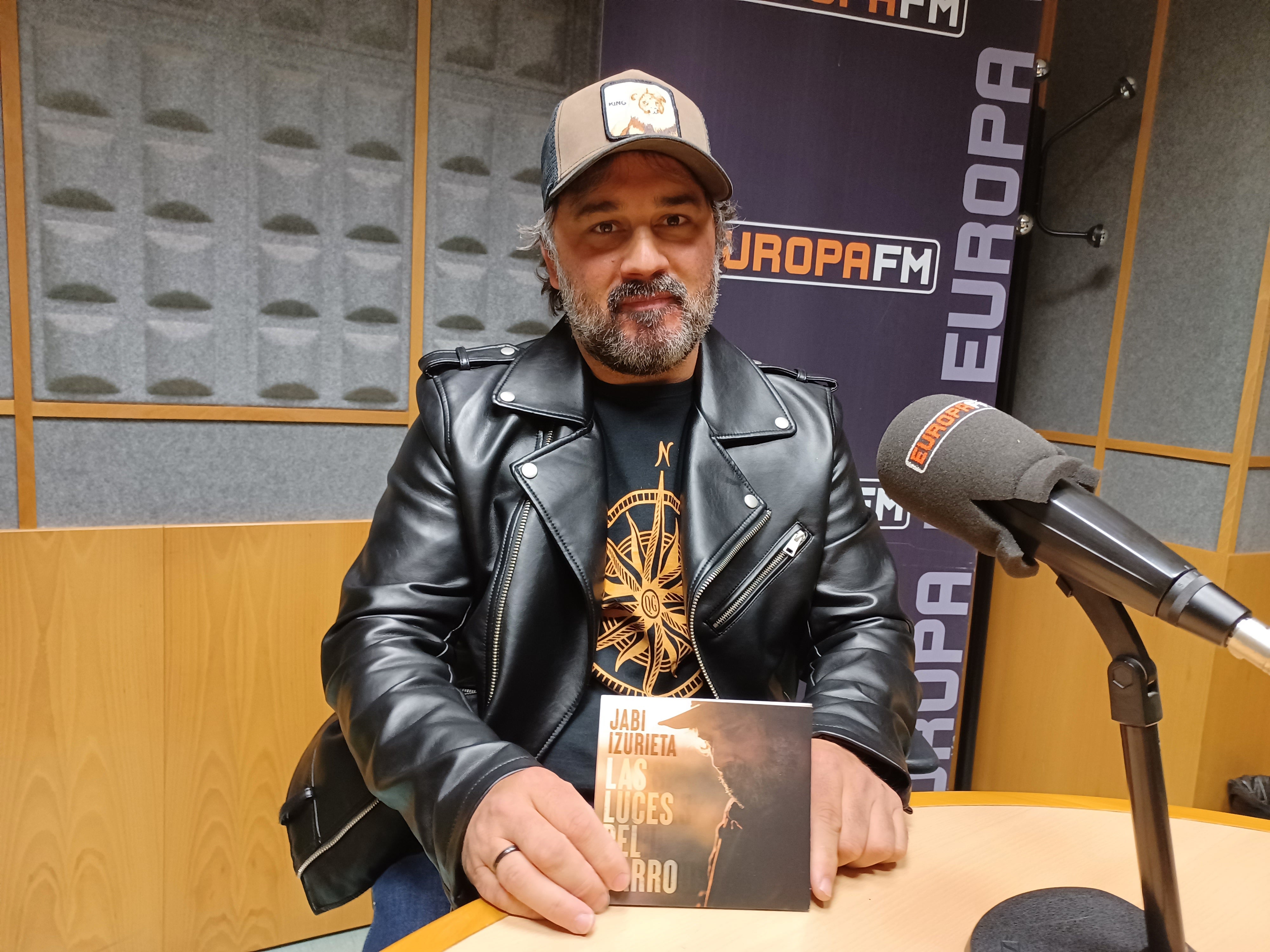 'Las Luces del Barro' es el nuevo disco de Jabi Izurieta 'Las Luces del Barro' es el nuevo disco de Jabi Izurieta