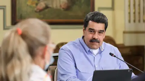 Nicolás Maduro, en una reunión con miembros de su gabinete y alto mando militar EFE / Palacio De Miraflores