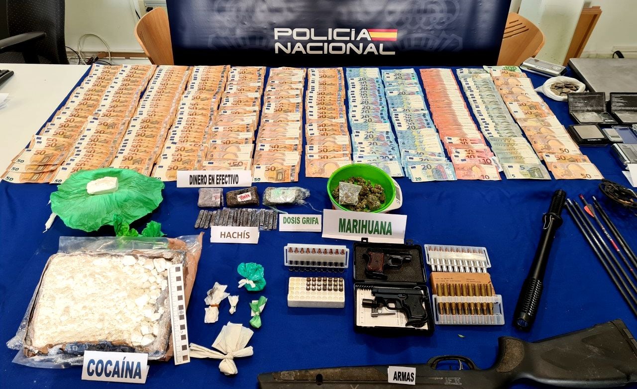 La Policía Nacional desmantela una organización criminal dedicada al tráfico de marihuana y cocaína La Policía Nacional desmantela una organización criminal dedicada al tráfico de marihuana y cocaína