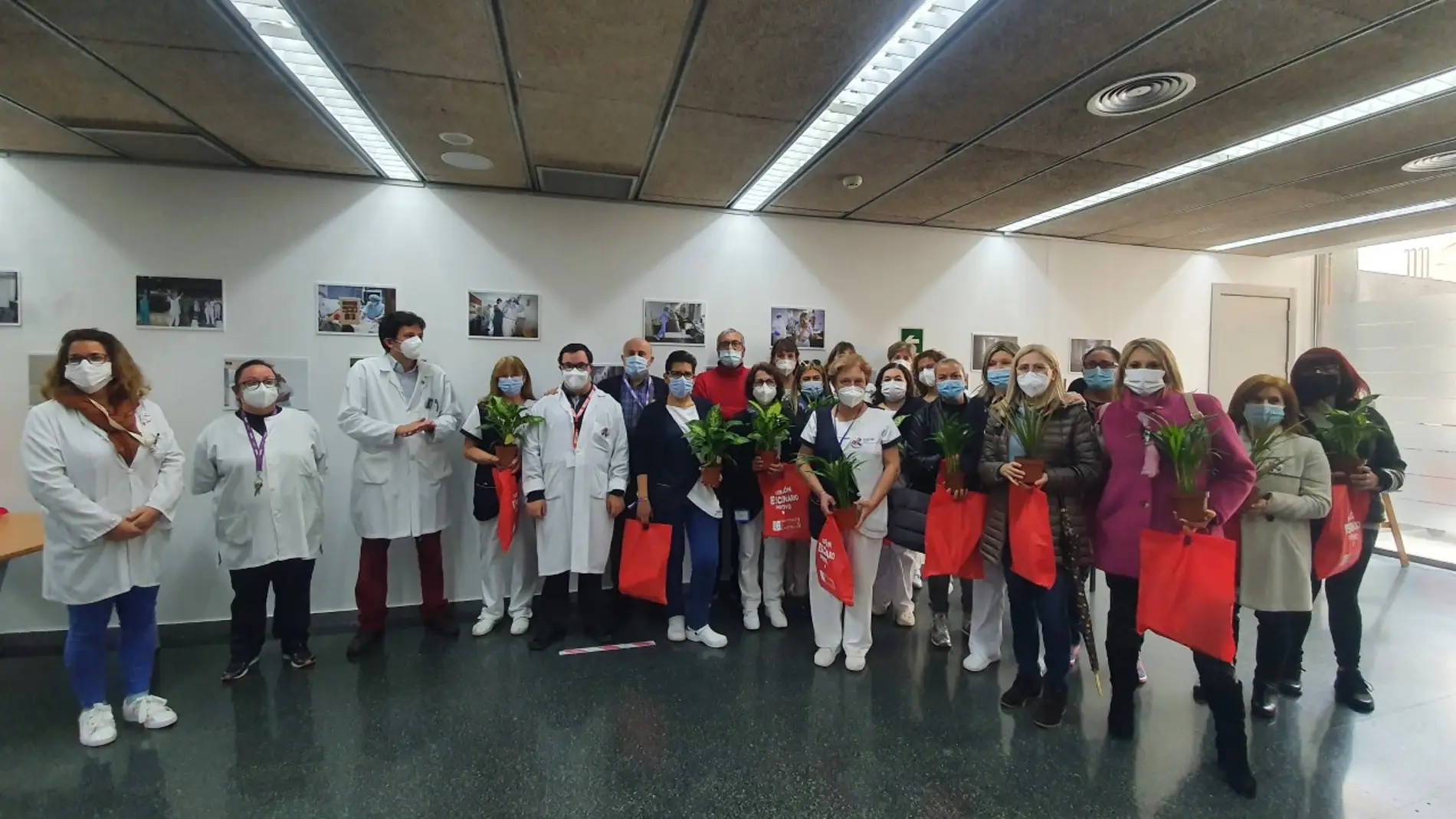 El Hospital Provincial homenajea a las compañeras del equipo de limpieza