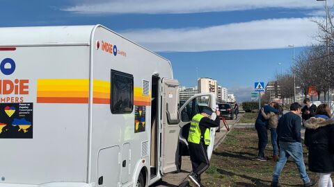 Un convoy solidario parte desde el Hospital Isabel Zendal para recoger a 40 familias ucranianas 
