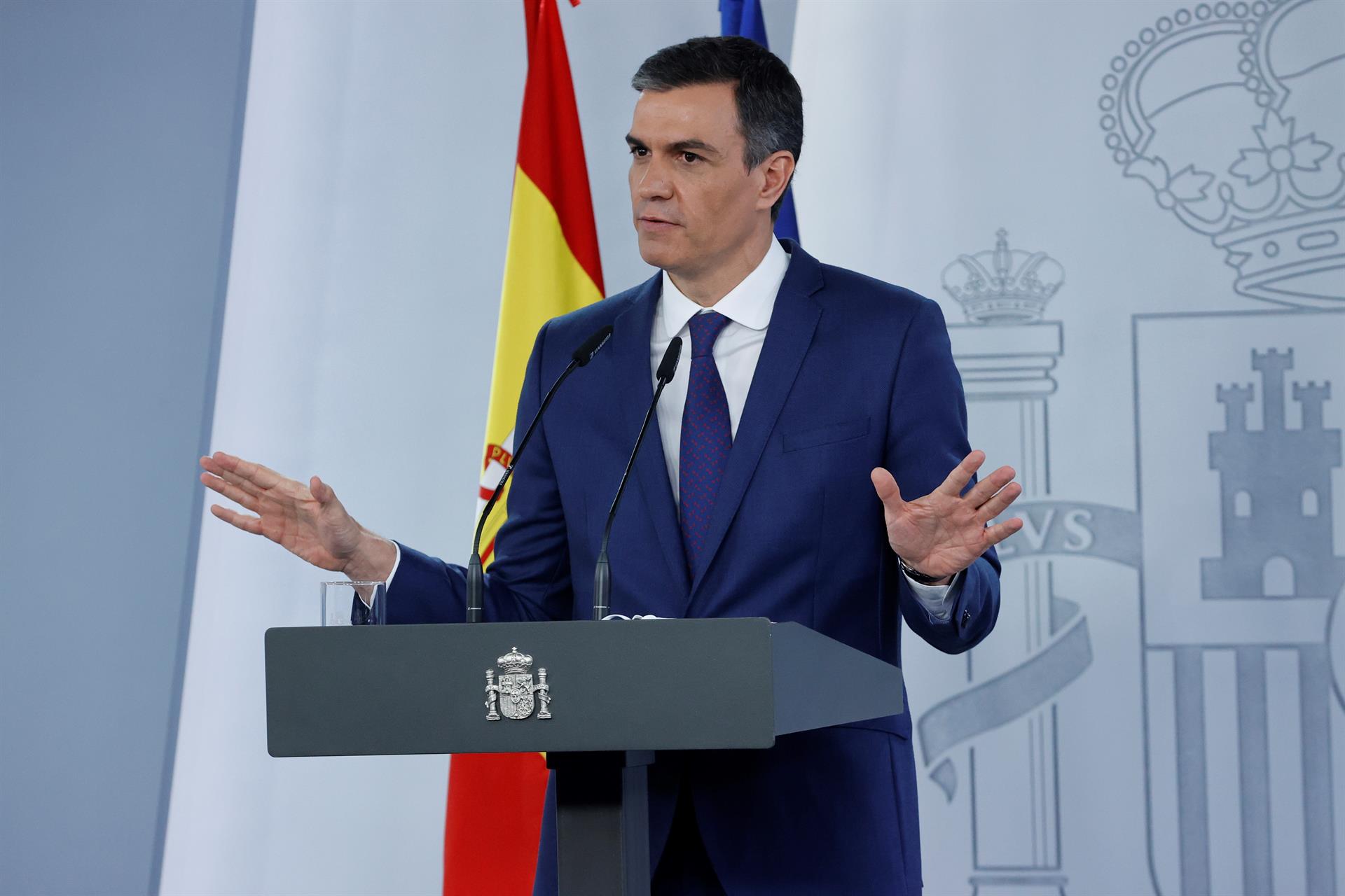 Pedro Sánchez exige que el rey emérito dé una explicación a los españoles Pedro Sánchez exige que el rey emérito dé una explicación a los españoles