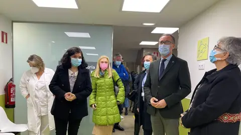 Visita de las autoridades al nuevo área pediátrica de Perchera Visita de las autoridades al nuevo área pediátrica de Perchera