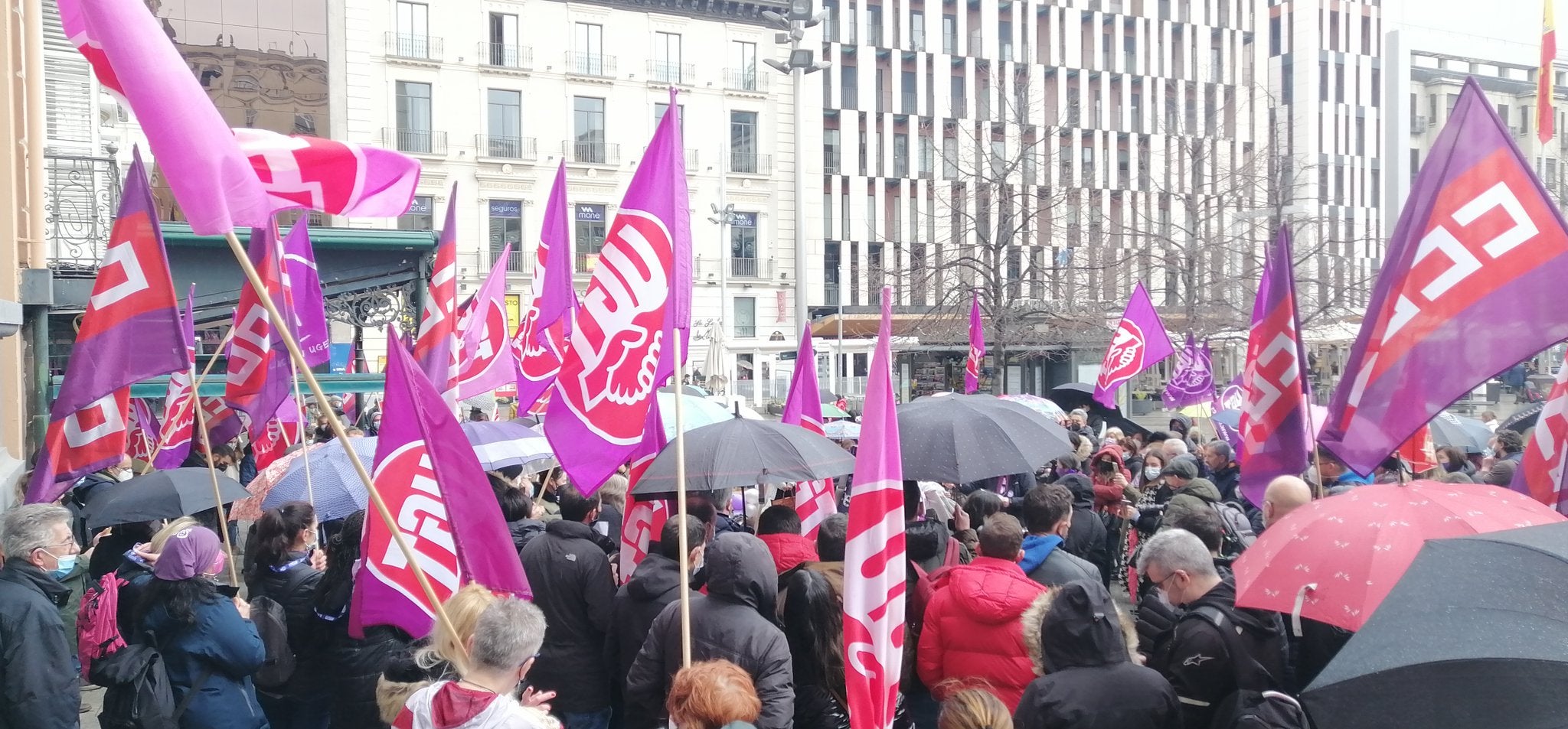Aragón sale a la calle para conmemorar el día de la mujer Aragón sale a la calle para conmemorar el día de la mujer