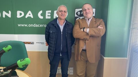 Javier Puebla, gerente de Inmourbana, y Alejandro Sarabia, responsable de las oficinas en Elche.