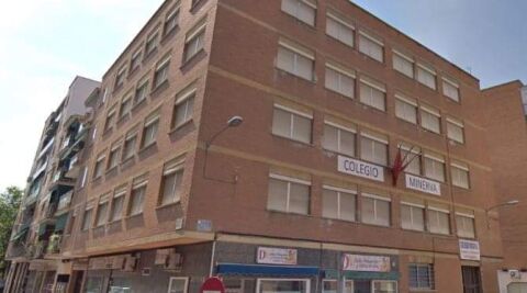 Convocada una cacerolada de trabajadores y familias para protestar ante el cierre del centro este verano