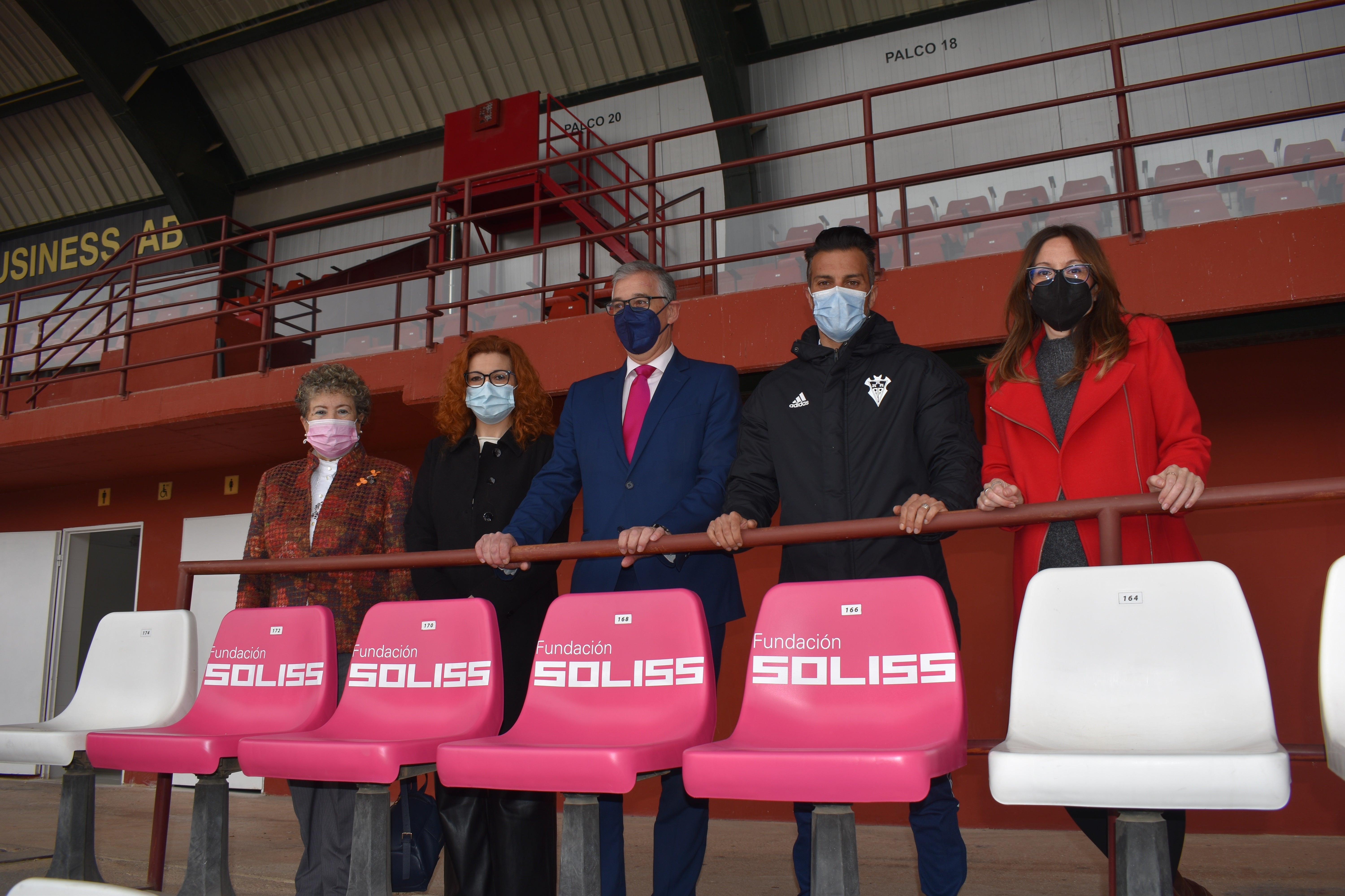 ‘Tu butaca solidaria’ pretende acercar a los mayores al fútbol y alejarles de la soledad ‘Tu butaca solidaria’ pretende acercar a los mayores al fútbol y alejarles de la soledad