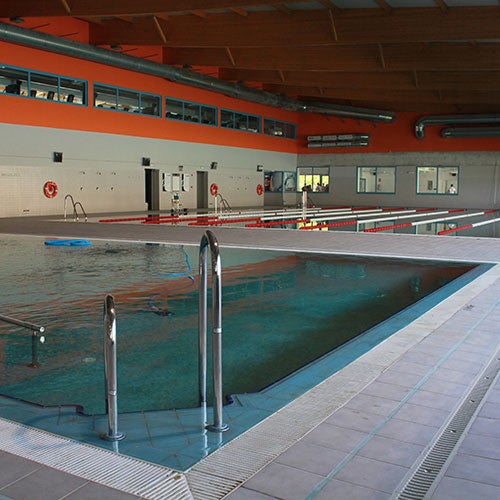 El Ayuntamiento conmina a Supera a que reabra la piscina de San Pedro Alcántara El Ayuntamiento conmina a Supera a que reabra la piscina de San Pedro Alcántara