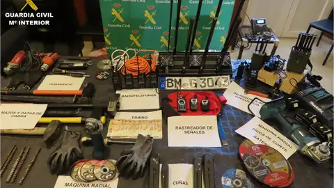 Efectos intervenidos en la desarticulación de una banda especializada en el robo de cajeros OPERACIÓN PÉNDOLA