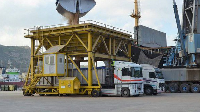 Temor por la supervivencia de miles de animales ante la falta de suministro por la huelga del transporte Temor por la supervivencia de miles de animales ante la falta de suministro por la huelga del transporte