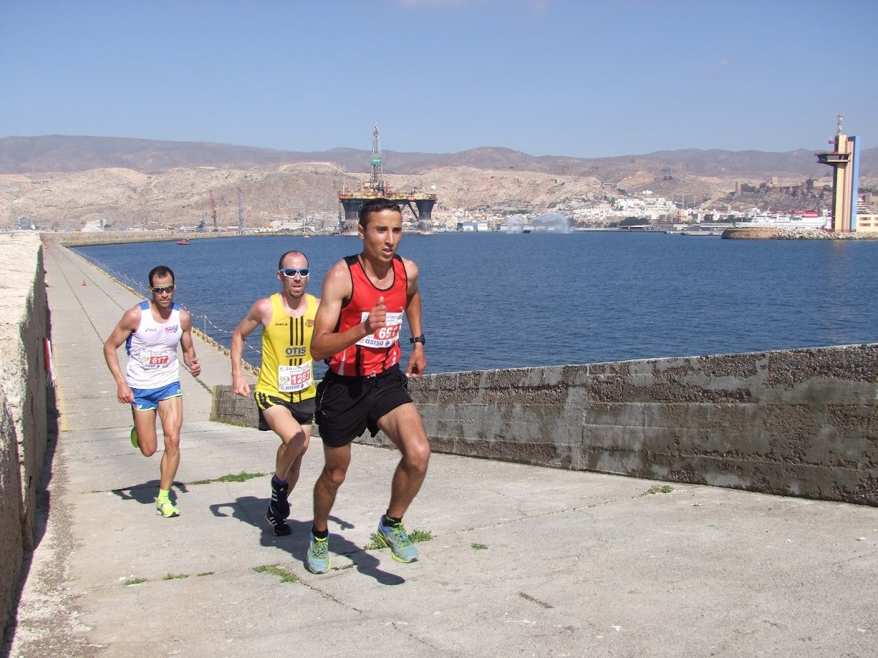 La carrera solidaria ’10 Km del Puerto de Almería’ vuelve el 24 de abril La carrera solidaria ’10 Km del Puerto de Almería’ vuelve el 24 de abril
