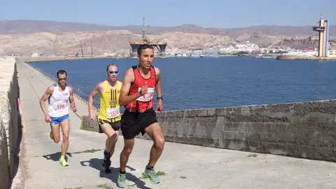 La carrera solidaria ’10 Km del Puerto de Almería’ vuelve el 24 de abril ONDA CERO ALMERIA