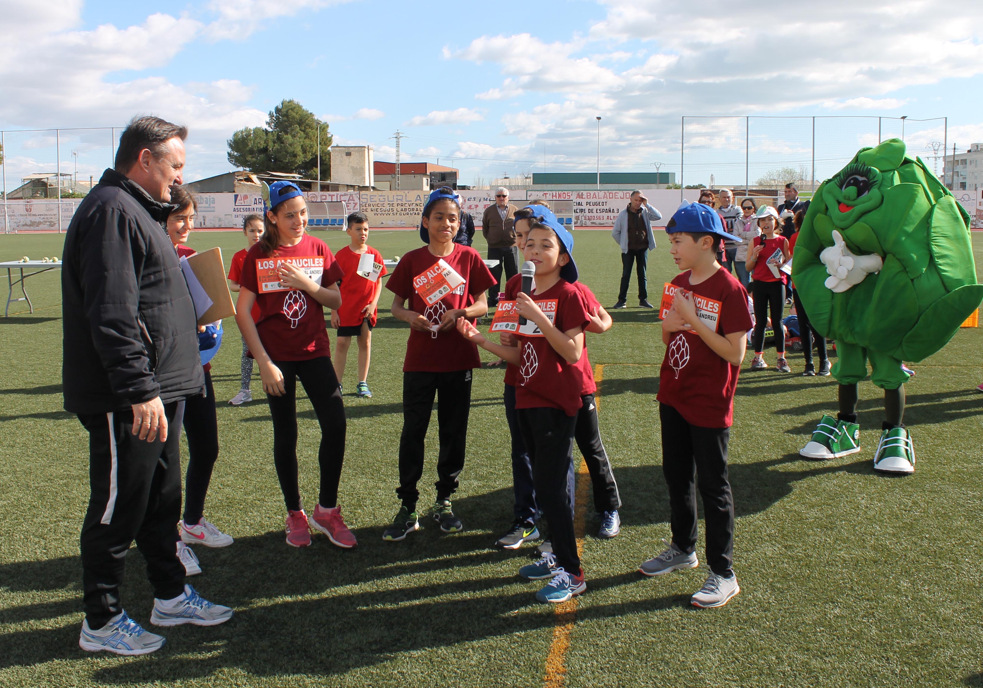 Escolares de Orihuela, Rafal, Dolores y Almoradí participan en las II Olimpiadas de la Alcachofa Escolares de Orihuela, Rafal, Dolores y Almoradí participan en las II Olimpiadas de la Alcachofa
