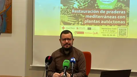 Pablo Pichaco anunciando actividades de primavera Pablo Pichaco anunciando actividades de primavera