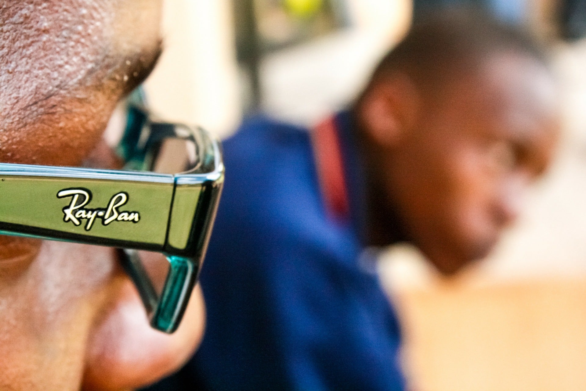 Así son las nuevas gafas inteligentes de Facebook y Ray-Ban que hacen fotos y vídeos Así son las nuevas gafas inteligentes de Facebook y Ray-Ban que hacen fotos y vídeos