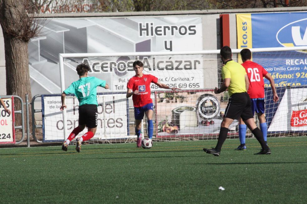 El actual entrenador habla sobre las grandes virtudes de "Isi", el joven fichaje manchego del Real Madrid El actual entrenador habla sobre las grandes virtudes de "Isi", el joven fichaje manchego del Real Madrid