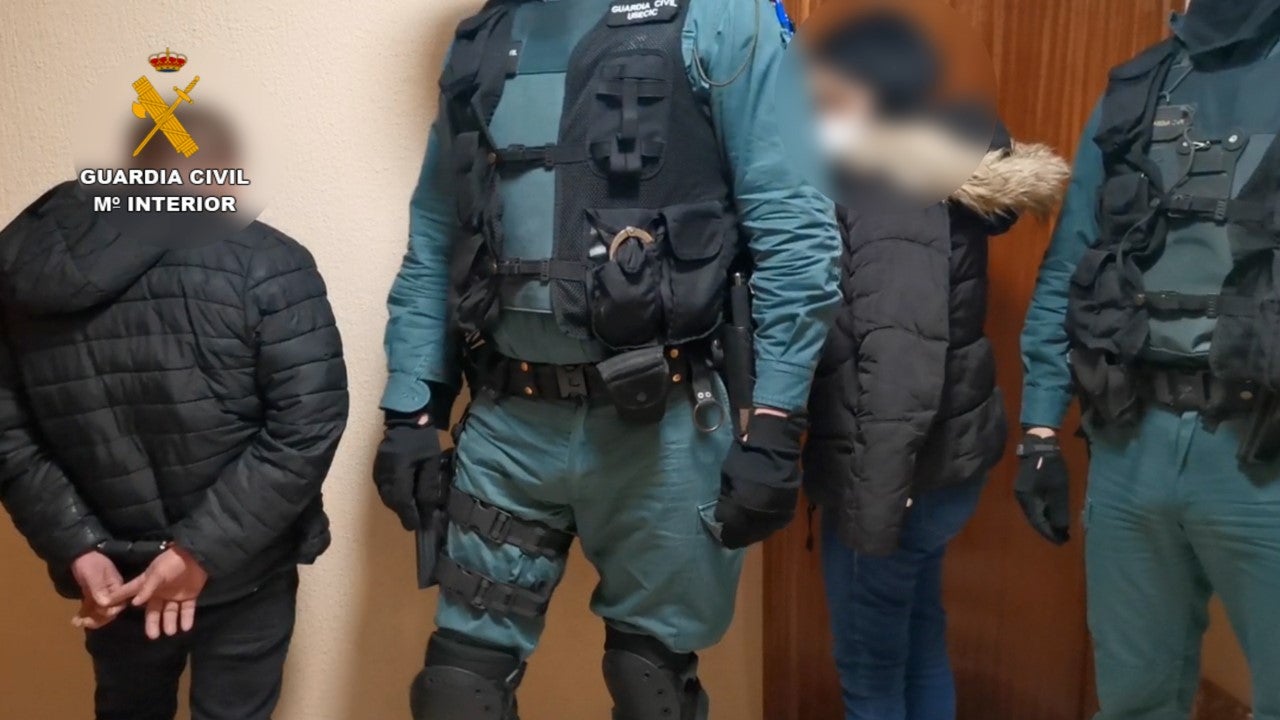 VIDEO: La Guardia Civil de Ciudad Real desarticula una organización criminal dedicada al tráfico de drogas con 22 detenidos VIDEO: La Guardia Civil de Ciudad Real desarticula una organización criminal dedicada al tráfico de drogas con 22 detenidos