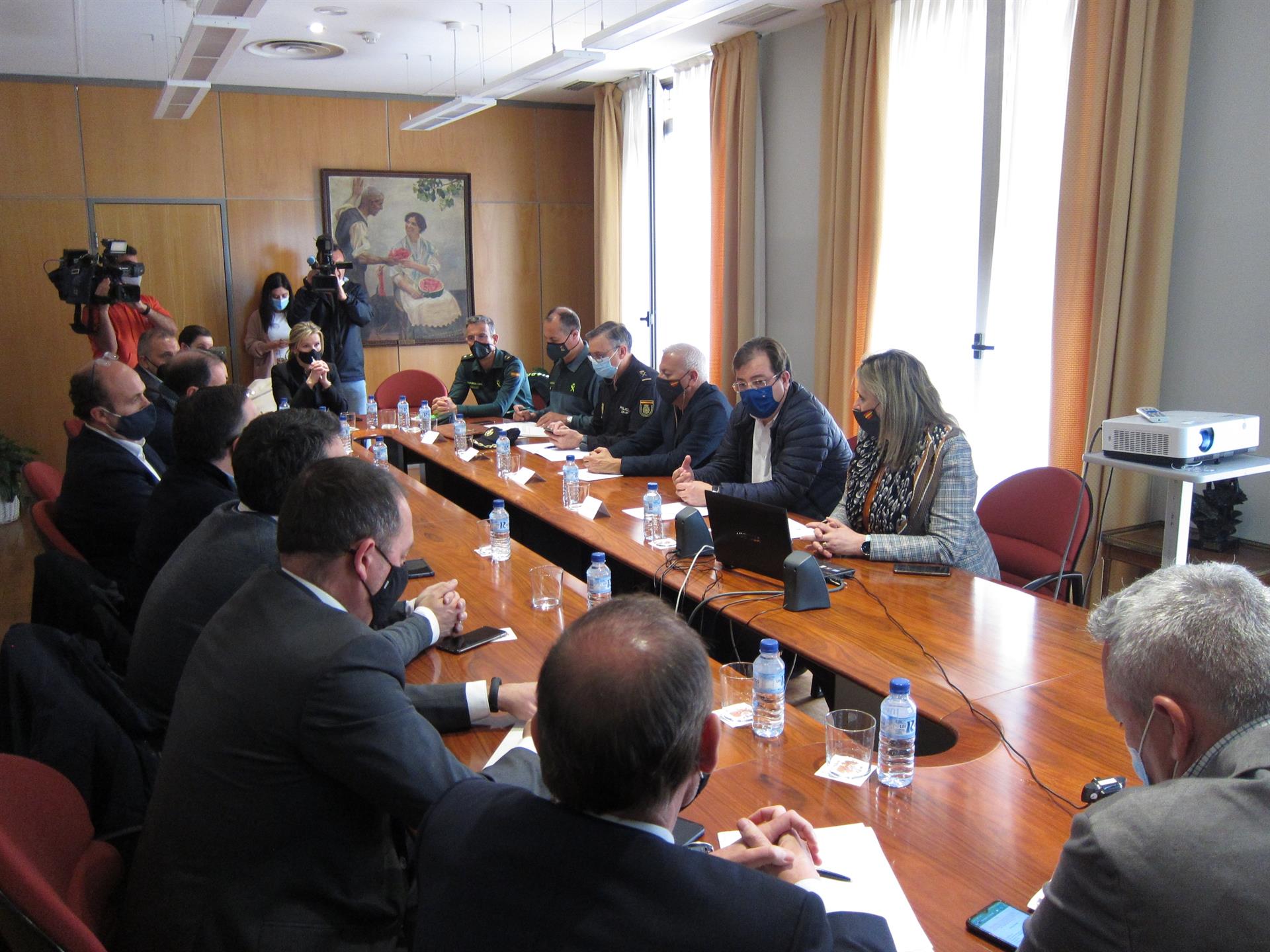 La delegada del Gobierno dice que se empleará la "contundencia" de la ley contra los actos violentos de huelguistas La delegada del Gobierno dice que se empleará la "contundencia" de la ley contra los actos violentos de huelguistas