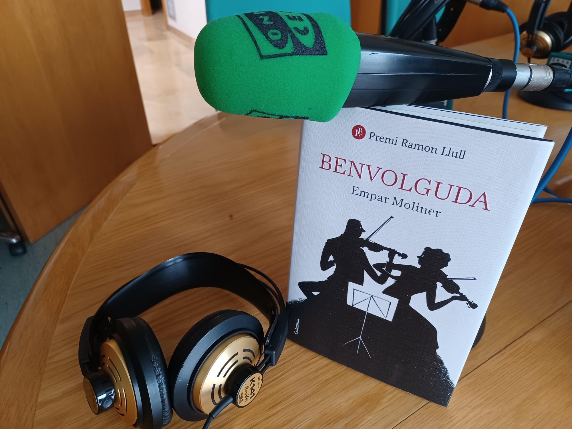 ‘Benvolguda’ d'Empar Moliner, un viatge entre la intuïció i la clarividència a partir dels 50 anys ‘Benvolguda’ d'Empar Moliner, un viatge entre la intuïció i la clarividència a partir dels 50 anys