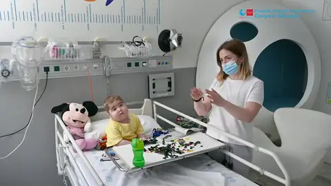 Diomid, el niño ucraniano que dejó atrás la guerra para recuperarse del cáncer en Madrid Diomid, el niño ucraniano que dejó atrás la guerra para recuperarse del cáncer en Madrid