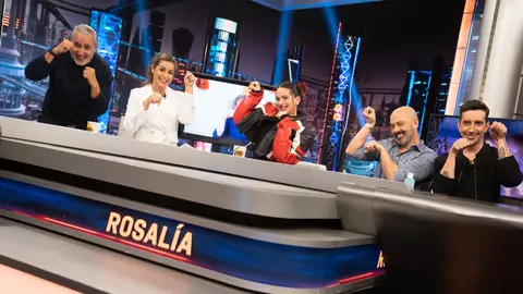 Rosalía realiza el tutorial del baile de 'Chicken Teriyaki' en 'El Hormiguero 3.0' Rosalía realiza el tutorial del baile de 'Chicken Teriyaki' en 'El Hormiguero 3.0'