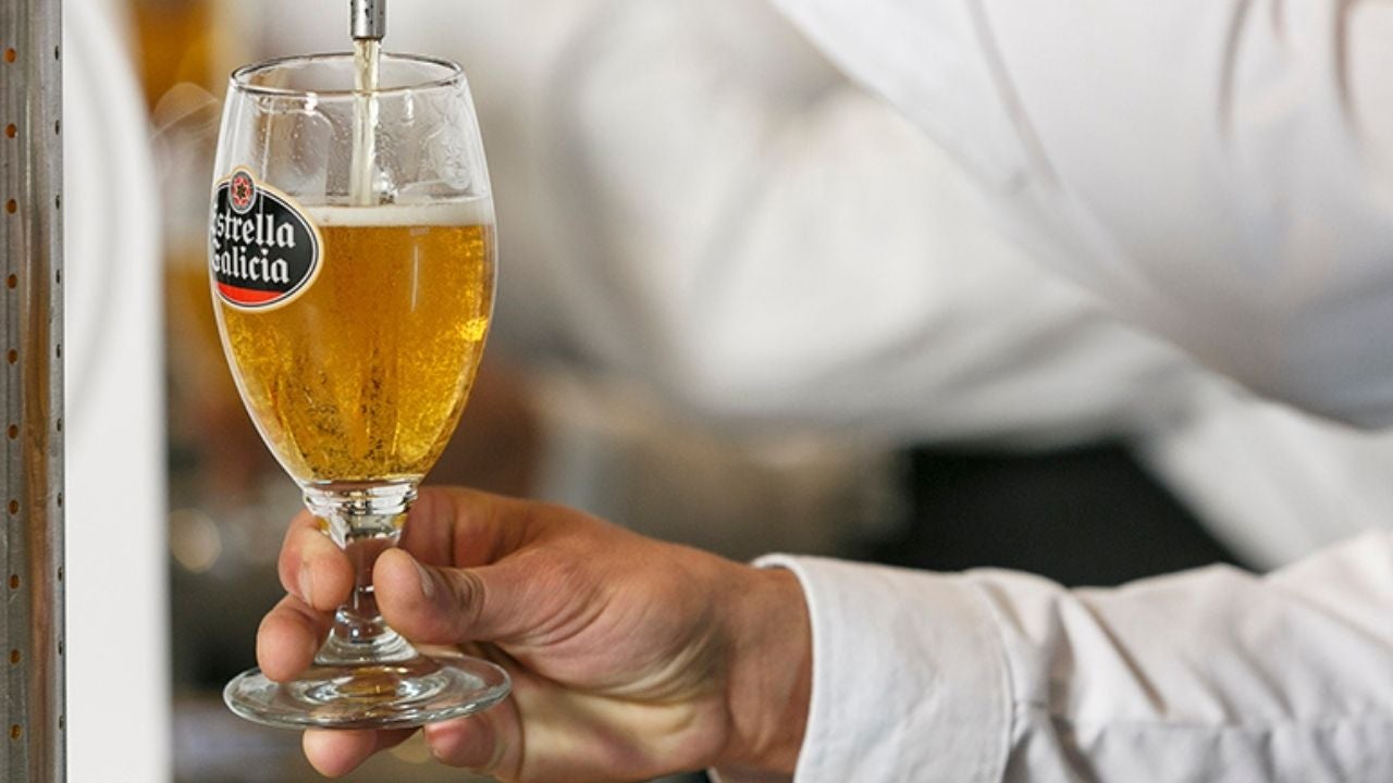 Peligra la producción de la cerveza 'Estrella Galicia' por la huelga de transportistas Peligra la producción de la cerveza 'Estrella Galicia' por la huelga de transportistas
