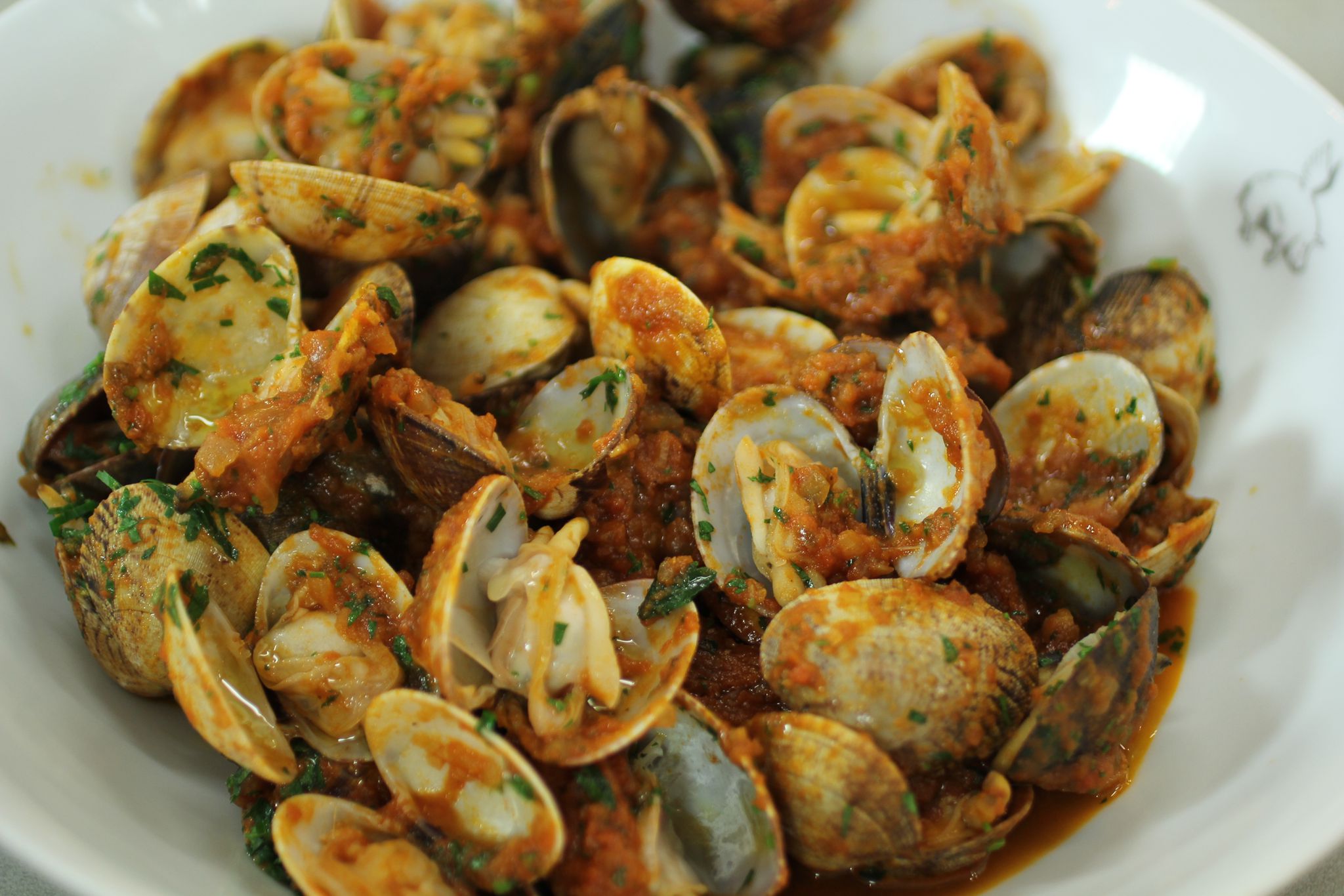 Así se prepara la receta de Robin Food de almejas en salsa Así se prepara la receta de Robin Food de almejas en salsa