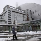 Imagen de archivo de los restos del cuarto reactor de la planta nuclear de Chernóbil, en Ucrania