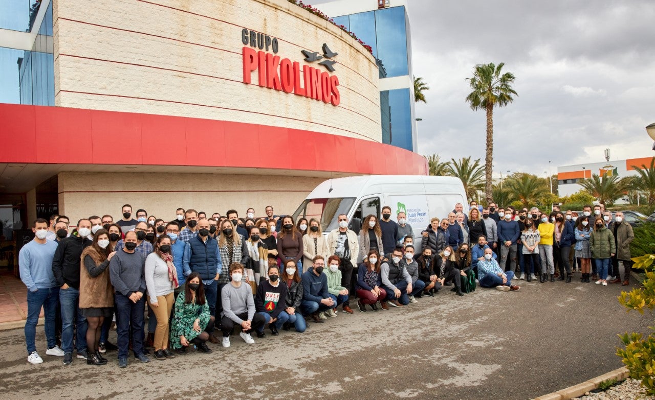 La Fundación Juan Perán Pikolinos de Elche lleva a Ucrania medicamentos y productos de aseo personal a través de su distribuidora en el país La Fundación Juan Perán Pikolinos de Elche lleva a Ucrania medicamentos y productos de aseo personal a través de su distribuidora en el país