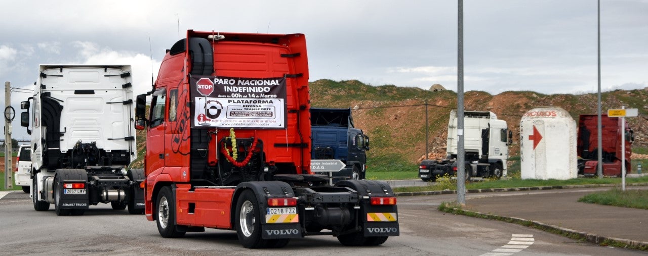 250 camiones participan en una caravana de protesta entre Daimiel, Manzanares y Santa Cruz de Mudela 250 camiones participan en una caravana de protesta entre Daimiel, Manzanares y Santa Cruz de Mudela