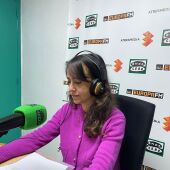 Ángela Aragonés responde a las consultas jurídicas de los oyentes.
