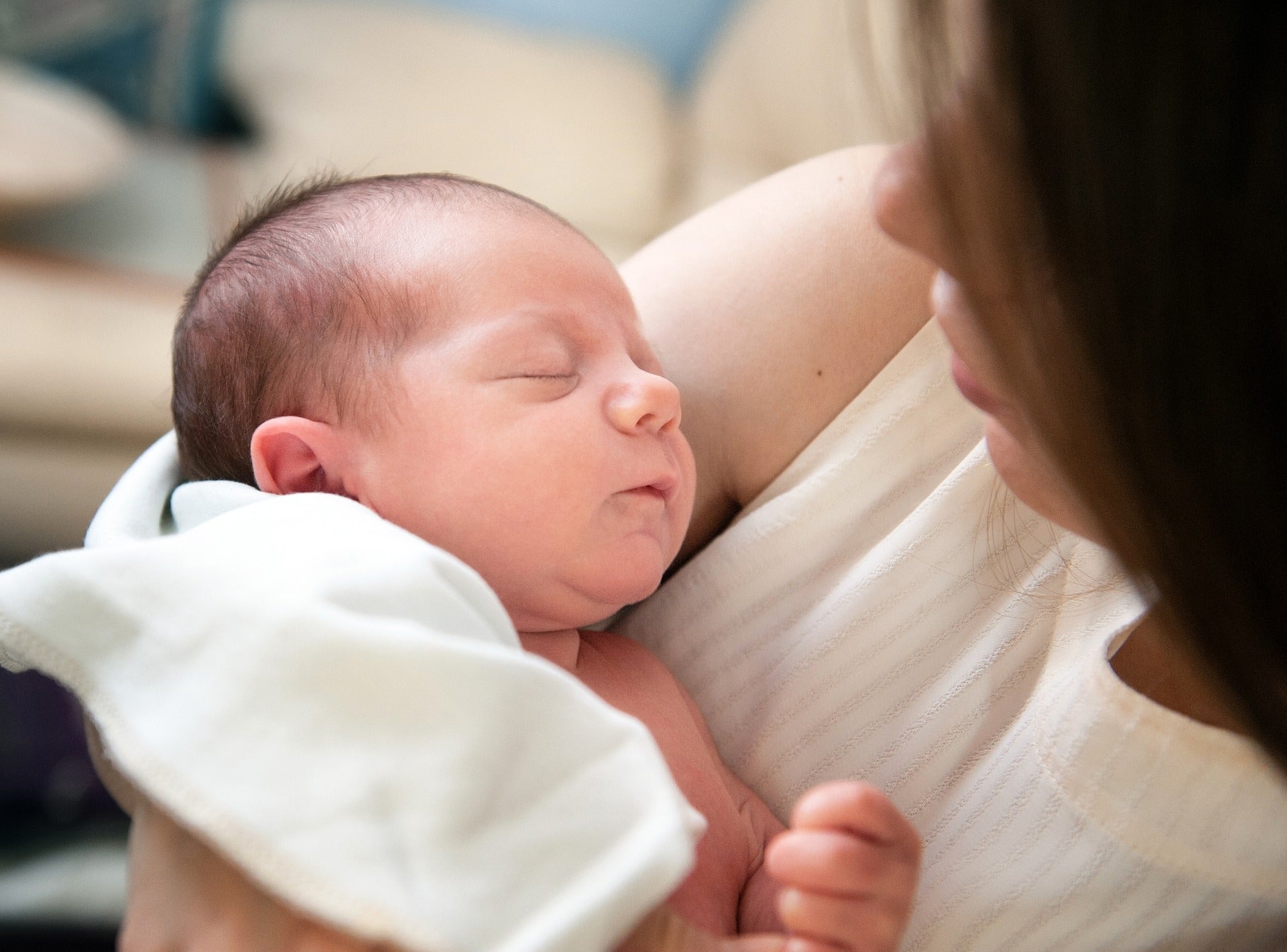 Más de la mitad de las españolas han visto reducido su sueldo tras ser madre Más de la mitad de las españolas han visto reducido su sueldo tras ser madre