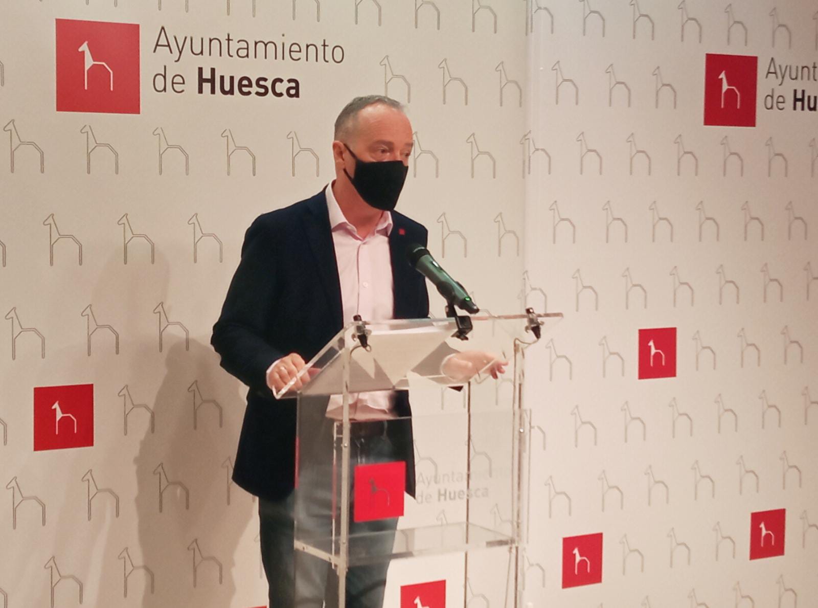 Huesca quita la placa franquista pero recurre que se eliminen del callejero tres alcaldes Huesca quita la placa franquista pero recurre que se eliminen del callejero tres alcaldes