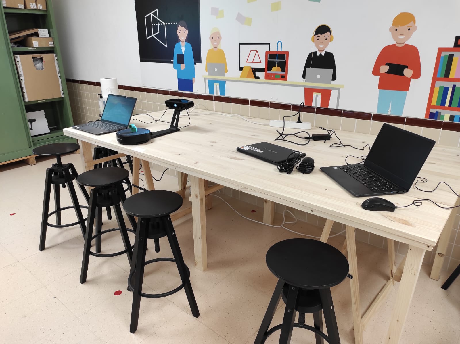 El IES Beatriu Fajardo de Benidorm oferta ciclos de siete familias profesionales para el próximo curso El IES Beatriu Fajardo de Benidorm oferta ciclos de siete familias profesionales para el próximo curso