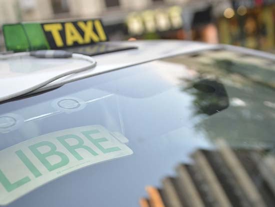 Els taxistes se sumen a la protesta dels transportistes Els taxistes se sumen a la protesta dels transportistes