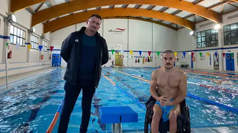 Deportes presenta la nueva plataforma de salto de la Piscina Cubierta Municipal piscina municipal