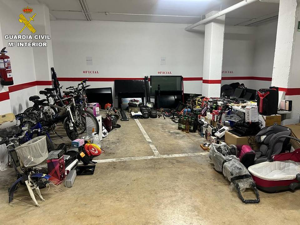 Cae una banda dedicada al robo de viviendas y comercios muy activa en la Vega Baja Cae una banda dedicada al robo de viviendas y comercios muy activa en la Vega Baja