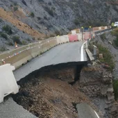 Las lluvias provocan el derrumbe de parte de la calzada en Cuestas del Cedacero y el corte de varias carreteras Las lluvias provocan el derrumbe de parte de la calzada en Cuestas del Cedacero y el corte de varias carreteras