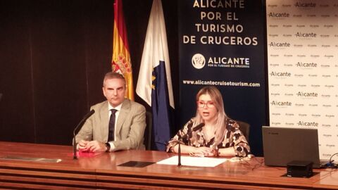 El presidente de la Asociación por el turismo de cruceros, Francesco Balbi y la concejala de Turismo, Mari Carmen Sánchez El presidente de la Asociación por el turismo de cruceros, Francesco Balbi y la concejala de Turismo, Mari Carmen Sánchez