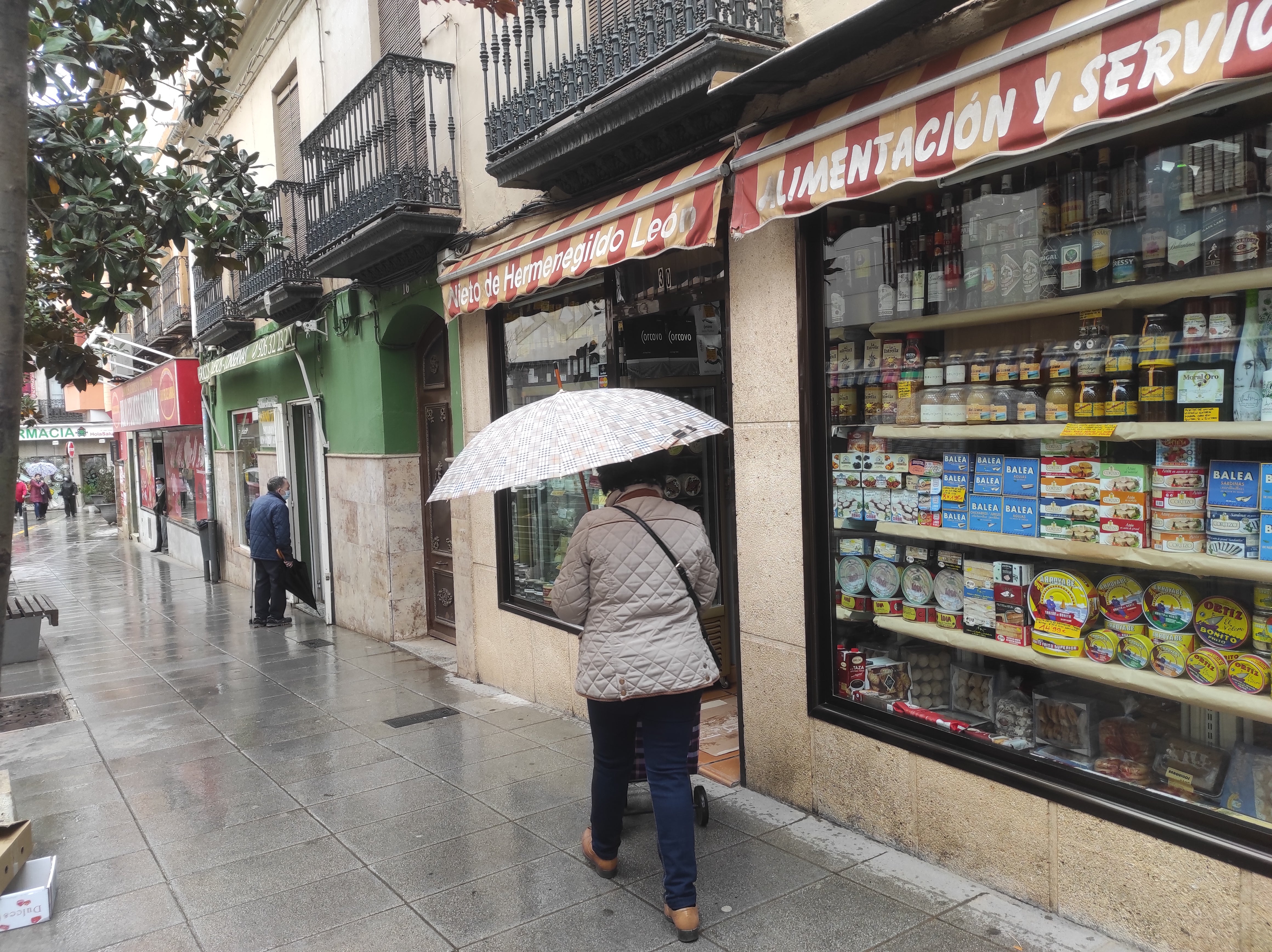 Desigual repercusión de la huelga del transporte en los pequeños negocios de alimentación Desigual repercusión de la huelga del transporte en los pequeños negocios de alimentación