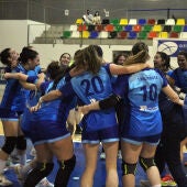 Las jugadoras del Lobas Global Oviedo celebrando un triunfo