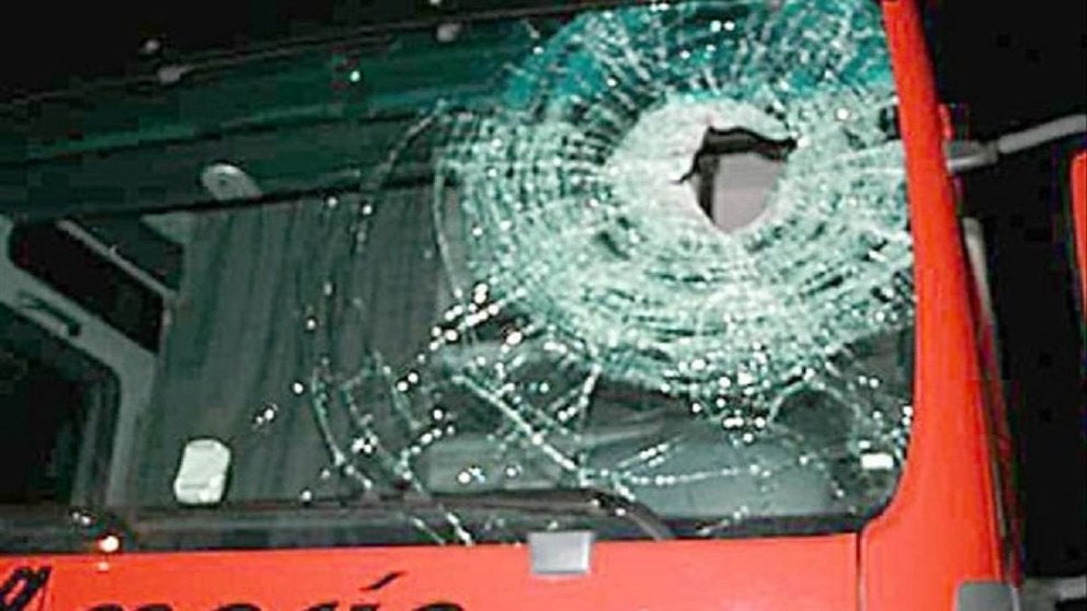 Un camionero resulta herido por un piquete al recibir una pedrada Un camionero resulta herido por un piquete al recibir una pedrada