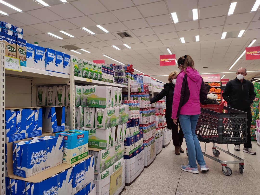 La Asociación de Supermercados advierte: "El transporte no puede parar, la sociedad no puede ser rehén de esta situación" La Asociación de Supermercados advierte: "El transporte no puede parar, la sociedad no puede ser rehén de esta situación"