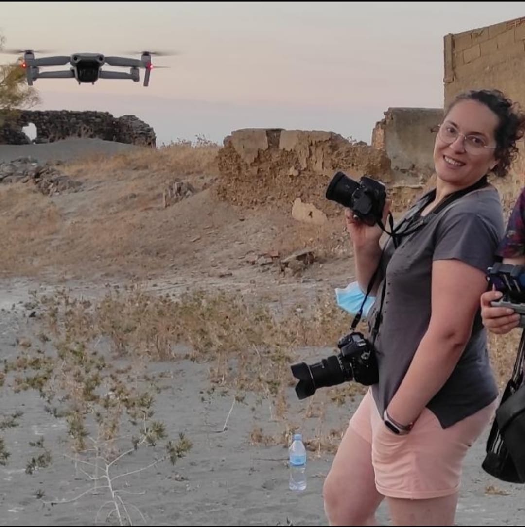 "Ante los problemas no te queda otra que hacerte a ti misma" Rosa Meneses "Ante los problemas no te queda otra que hacerte a ti misma" Rosa Meneses